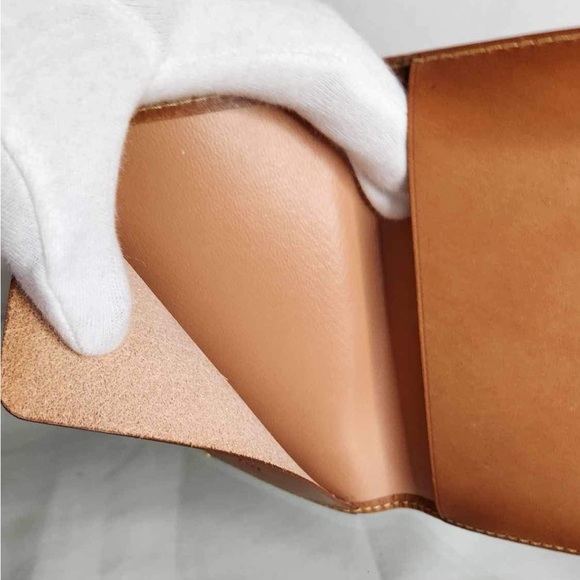 Alviero Martini Geo Classic 1’Classe Document holder/DOES NOT FIT A PASSPORT - Picture 4 of 10